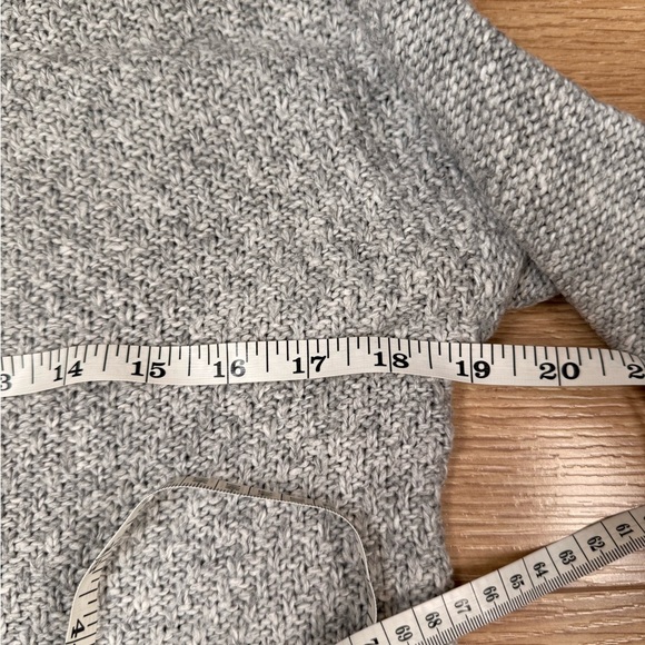 3/$30 - REITMANS Gray Knit Sweater - Picture 4 of 5
